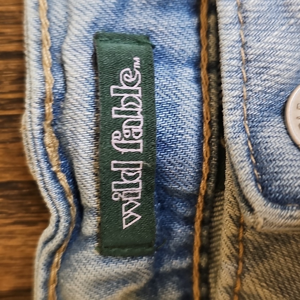 Wild Fable Light Blue Distressed Mid Rise Jean Shorts Size 4 - Picture 2 of 12